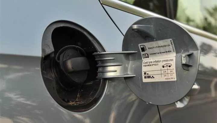 汽车警示标签(油箱，儿童安全锁等)